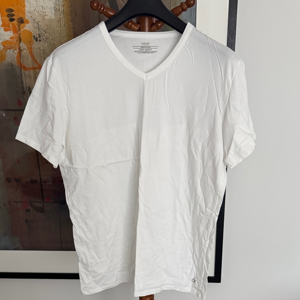 Calvin Klein Men's Classic V-Neck Tee